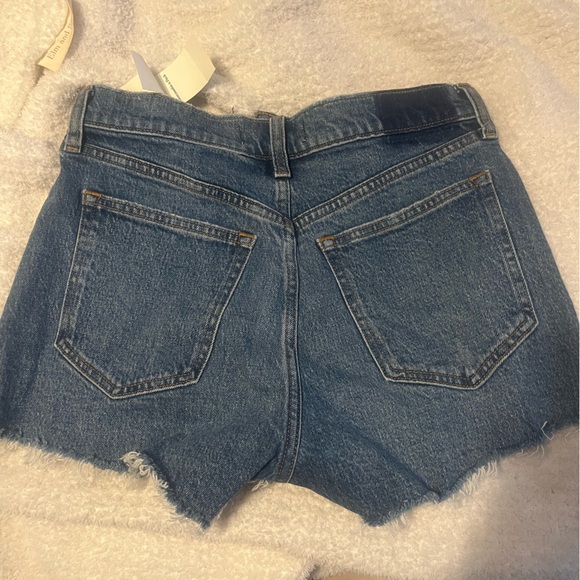 Abercrombie & Fitch High Rise Mom Short - Picture 2 of 2